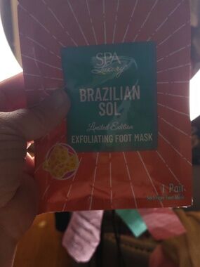 Brazilian sol foot mask